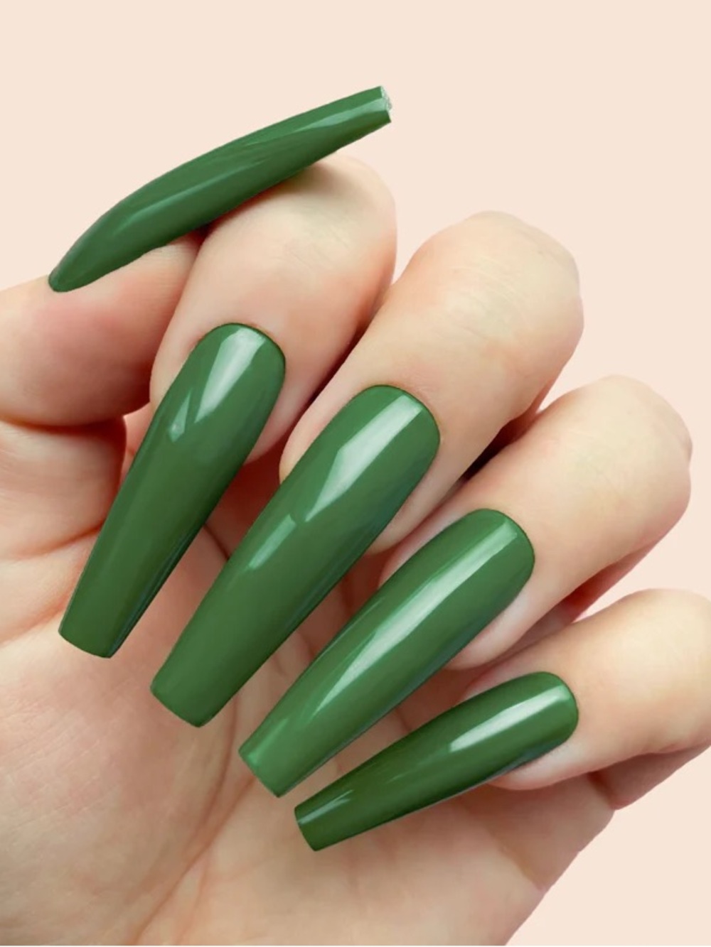 Kiara Sky Dip Powder bottles up
